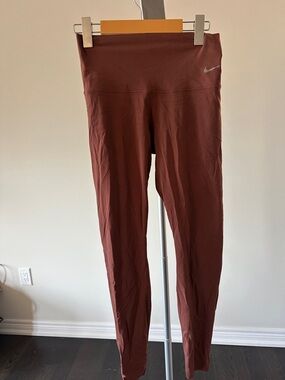 Nike Zenvy Leggings